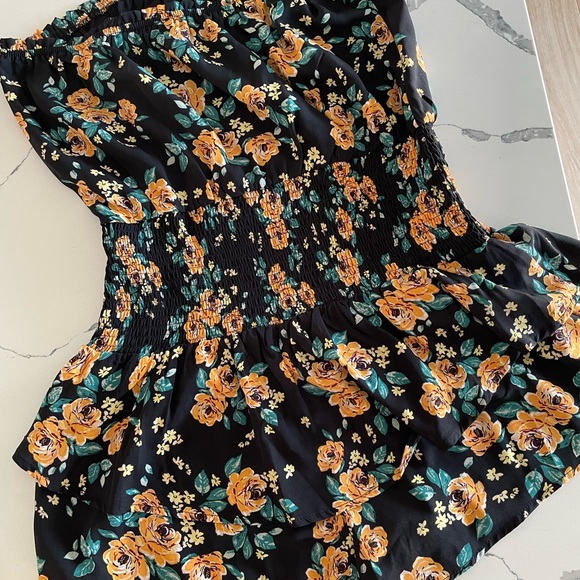 Women’s Black Floral Romper - Picture 3 of 5
